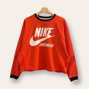 Vintage Nike Cropped Crewneck - Red